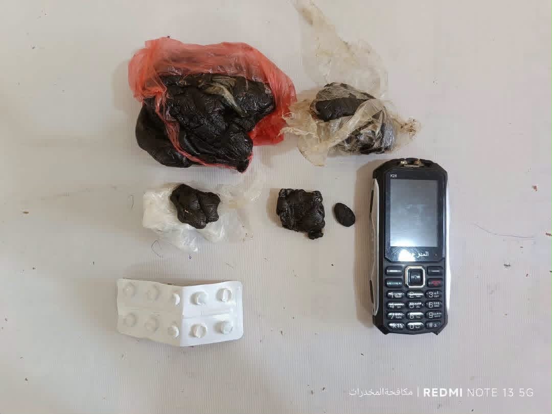 مكافحة المخـ,ـدرات تضبط مروجَين لمادتي الشـ,ـبو والحشـ,ـيش المخـ,ـدر بمنطقة فوة غرب المكلا - مكافحة المخـ,ـدرات تضبط مروجَين لمادتي الشـ,ـبو والحشـ,ـيش المخـ,ـدر بمنطقة فوة غرب المكلا -